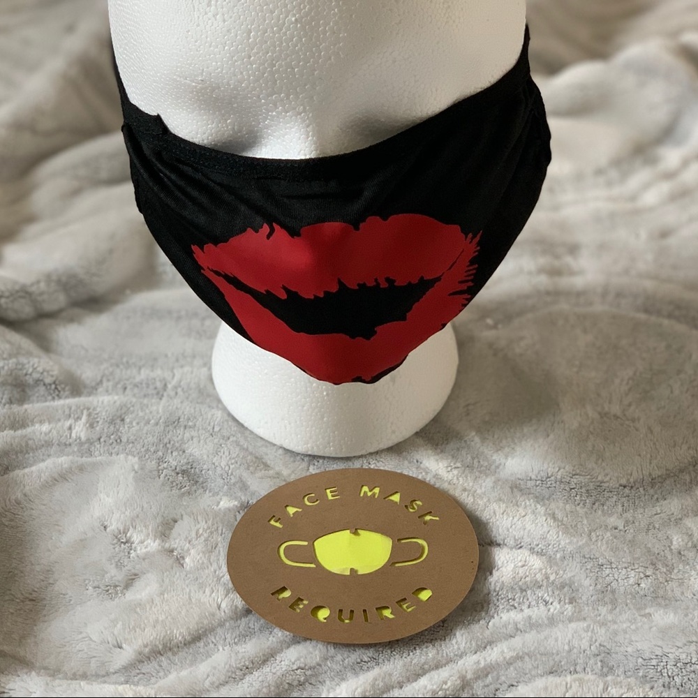 Breathable Women’s Face Mask